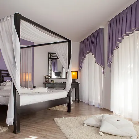 Familly Art Nirvana Hotel Shumen