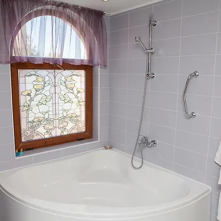 Hotel Familly Art Nirvana Shumen