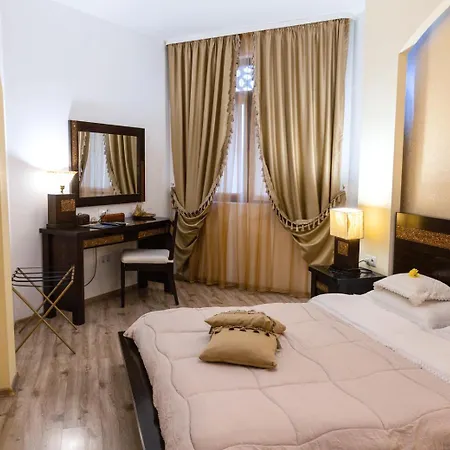 Familly Art Nirvana Hotel 3*