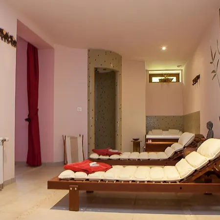 Hotel Familly Art Nirvana