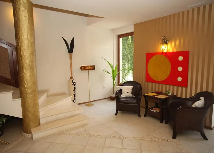 Familly Art Nirvana Hotel