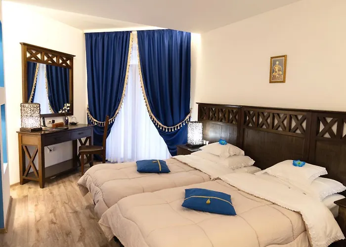 Hotel Familly Art Nirvana 3*