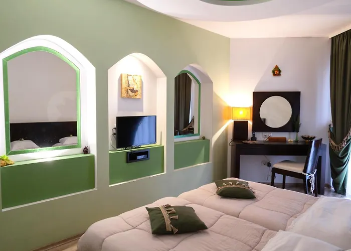 Hotel Familly Art Nirvana