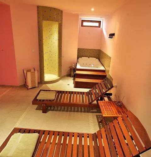 Familly Art Nirvana Hotel Shumen