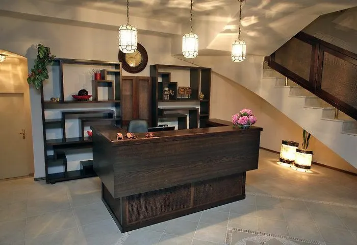 Familly Art Nirvana 3* Shumen